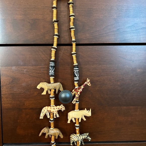 vintage hand carved wooden animal safari necklace from South Africa NWOT - Picture 4 of 4